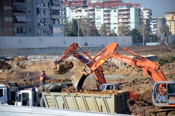 Sa duhet të paguajmë të na e lini parkun?