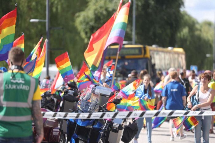 Foto/ Mijëra persona në Stokholm Pride!